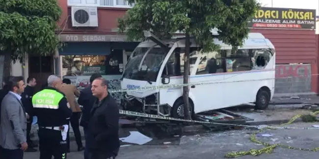 Adana'da dolmuş otobüs durağında bekleyenlere çarptı: 1 kişi öldü, 7 kişi yaralandı