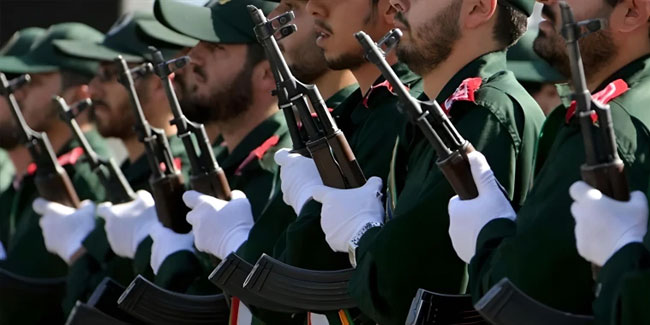 İran'da Devrim Muhafızı subayı öldürüldü