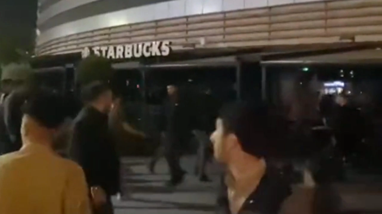 Diyarbakır’da halk, İsrail destekçisi Starbucks'a saldırdı
