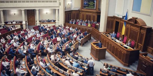 Ukrayna'dan Rusya'ya karşı yeni hamle: Vatandaşlara meşru savunma hakkı tanındı