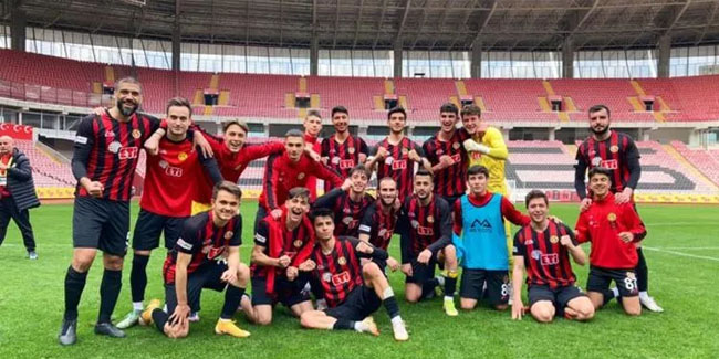 Eskişehirspor, Akhisarspor'u eli boş gönderdi