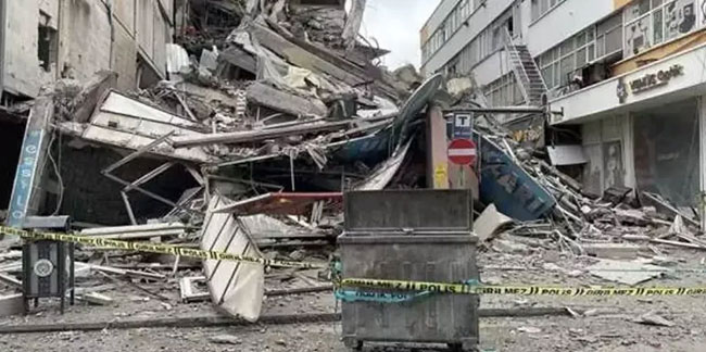 Malatya’da MHP il binası deprem sonrası çöktü