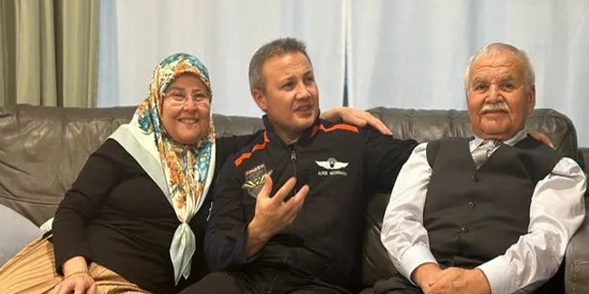 Alper Gezeravcı, ailesiyle buluştu