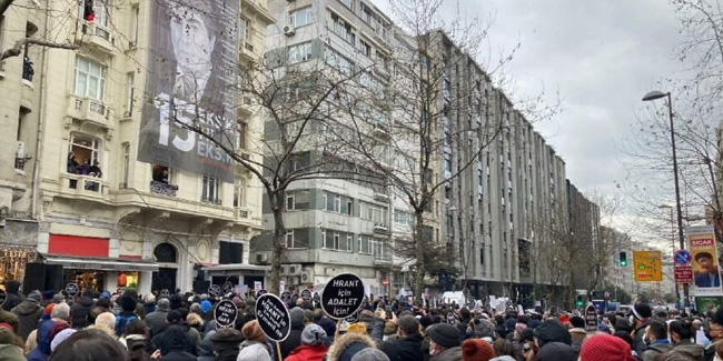 Hrant Dink 15 yıl sonra yine büyük bir kalabalıkla anıldı