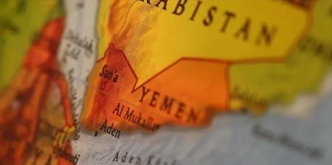 Yemen'de hayat pahalılığını protesto eden göstericiler hükümet sarayına girdi