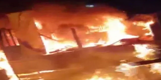 İstanbul'da seyir halindeki kamyonet alev alev yandı