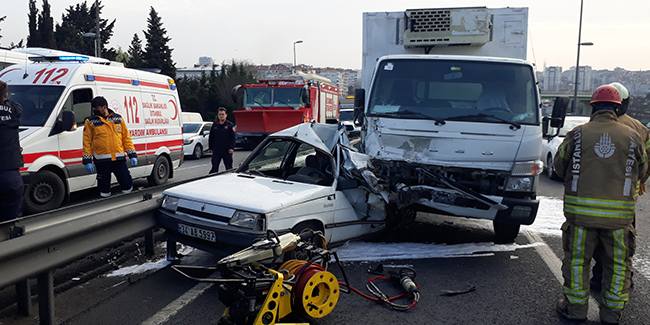 Bakırköy E-5’te feci kaza: 1 kişi hayatını kaybetti