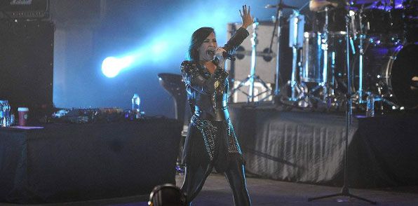 Lovato İstanbul'u salladı