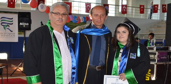RTE'de Baba ile Kızı aynı gün mezun oldu