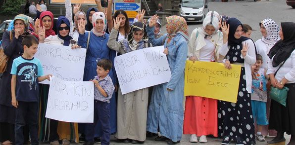 Rizeli ev kadınlarından Esad'a tepki