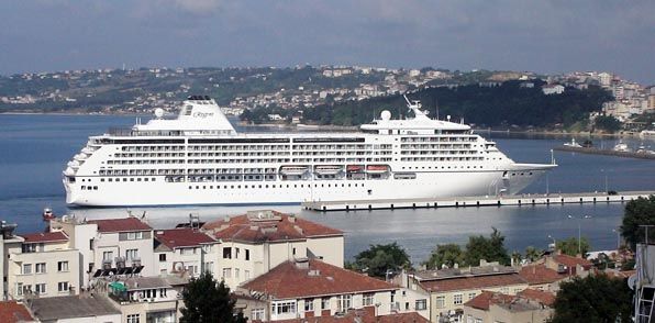 Dev turist gemisi Sinop'tan ayrıldı