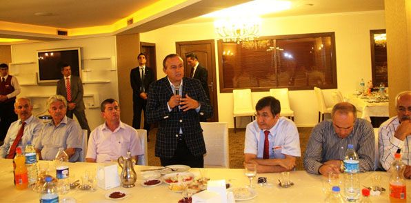 Kızılcık,İl Genel Meclisi üyelerine iftar yemeği v