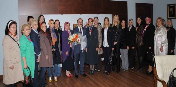 AK Parti Trabzon İl Kadın Kolları'ndan Gümrükçüoğl