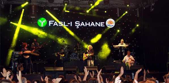 Yeni Türkü'den unutulmaz konser