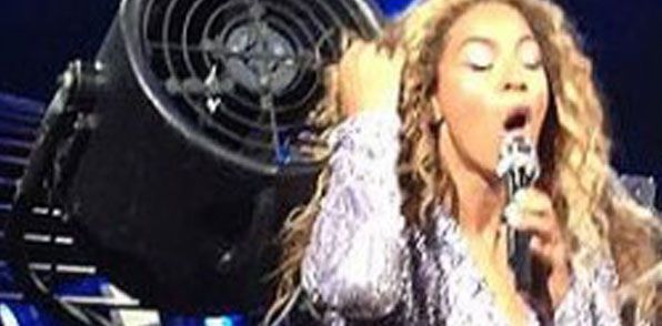 Beyonce saçını vantilatöre kaptırdı