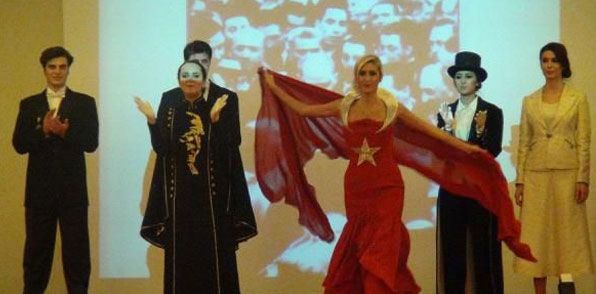 Atatürk'ün kıyafetleri sergilendi