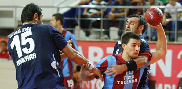 Trabzon hentbolda galip