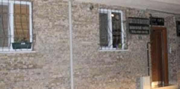CHP'li meclis üyesinin ofisi kurşunlandı