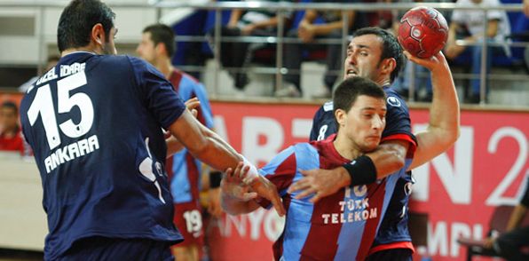 Trabzon hentbolda berabere