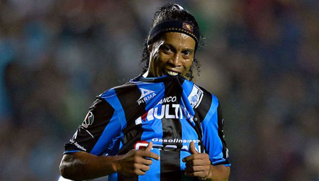Ronaldinho bırakıyor mu?