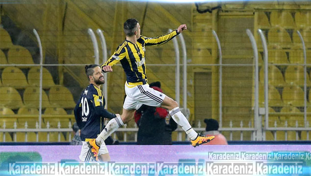 Fenerbahçe ilk yarıyı önde bitirdi