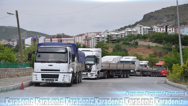 Tunceli-Erzincan Karayolu transit geçişlere kapatı