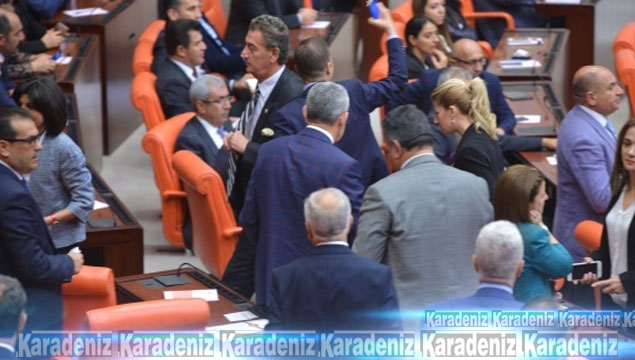 CHP Milletvekilleri Genel Kurul'u terk etti