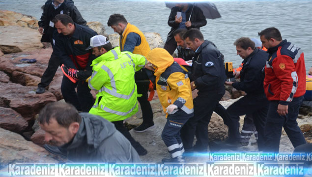 Denize atlayan kadını polis kurtardı