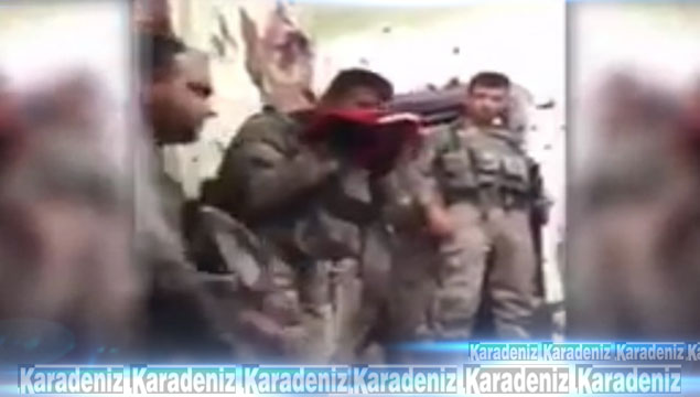 Türk Bayrağı öpe öpe göndere çekildi