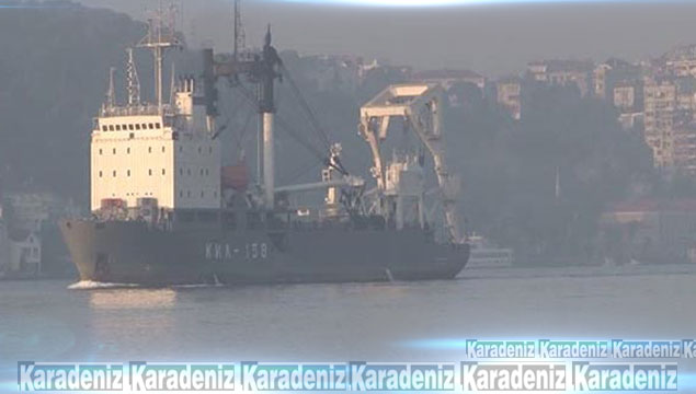 Rus savaş gemisi Boğaz'dan geçti