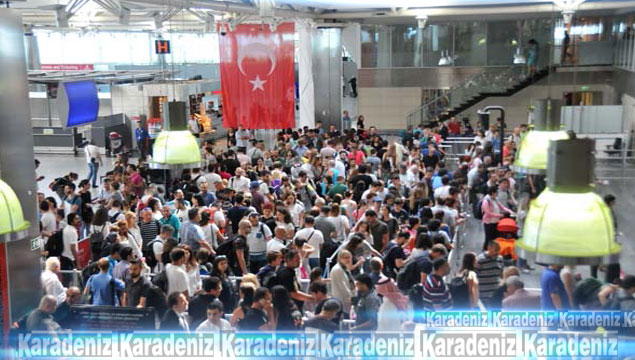  Atatürk Havalimanı'nda tatil yoğunluğu