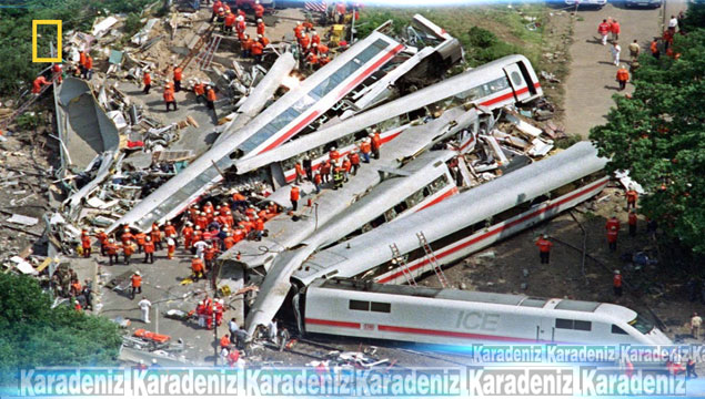 İtalya'da iki tren çarpıştı: 10 ölü