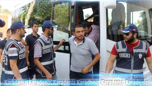 Afyonkarahisar’da 24 polis tutuklandı
