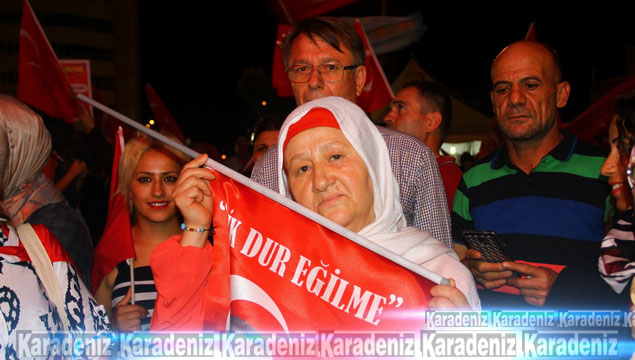 Samsun'da demokrasi nöbeti devam ediyor 