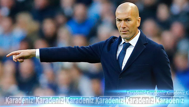 Zidane ikiye katladı!