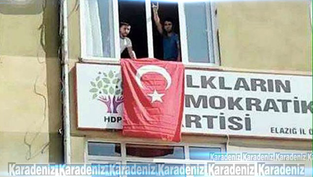 HDP binasına Türk bayrağı asıldı