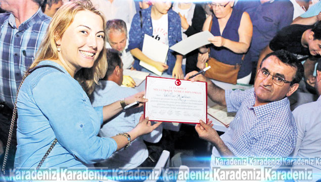 Diploma dağıttı gözaltına alındı
