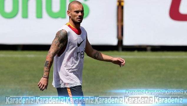 Sneijder'i ceza hizaya soktu!