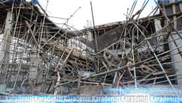 Bingöl'de inşaat iskelesi çöktü: 5 yaralı