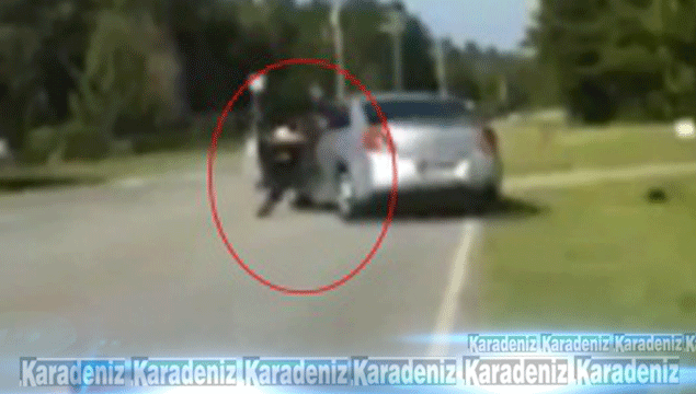 Kadın sürücü polisi böyle sürükledi