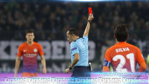 Cüneyt Çakır'ın maçında kartlar havada uçuştu