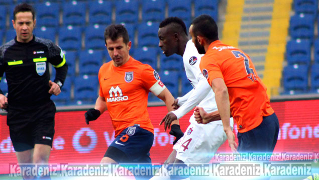 Başakşehir-Trabzonspor maçından kareler