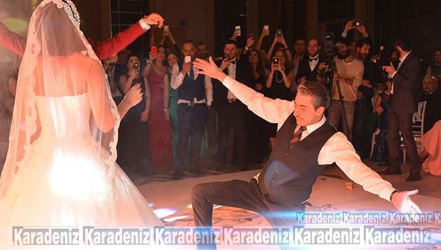 Erkan Petekkaya'nın düğün şovu