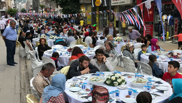 Ordu’da cadde boyu iftar