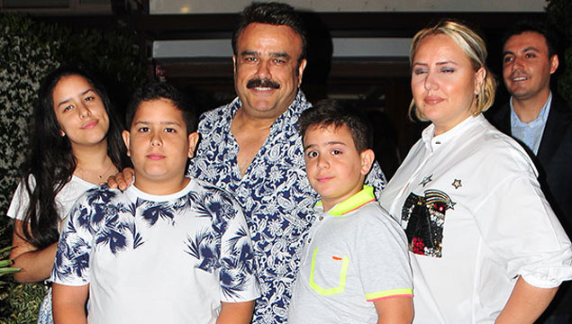 Bülent Serttaş'tan aile pozu