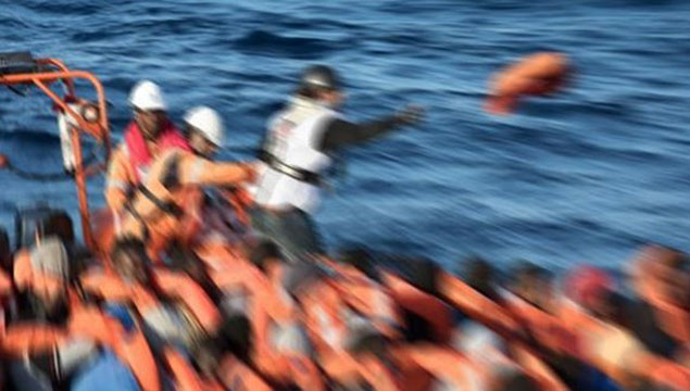 120 mülteciyi suya attılar: 50 ölü