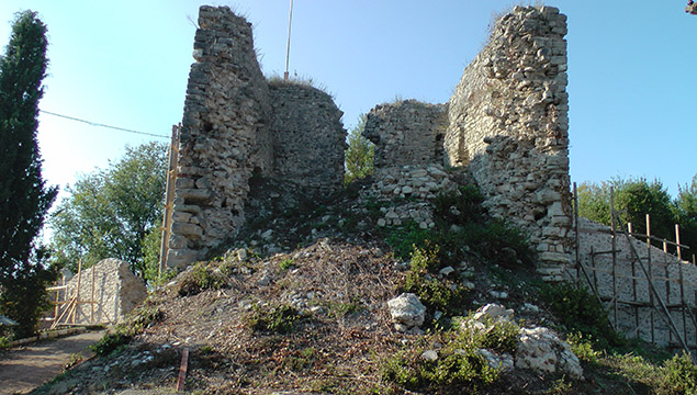 Tarihi kale gün yüzüne çıkıyor