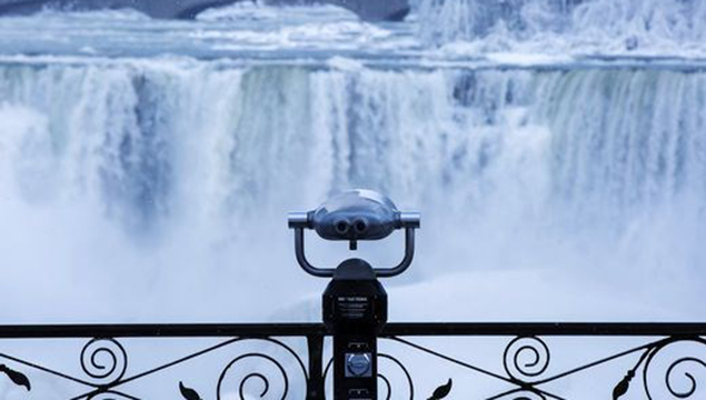 Niagara Şelalesi buz tuttu!