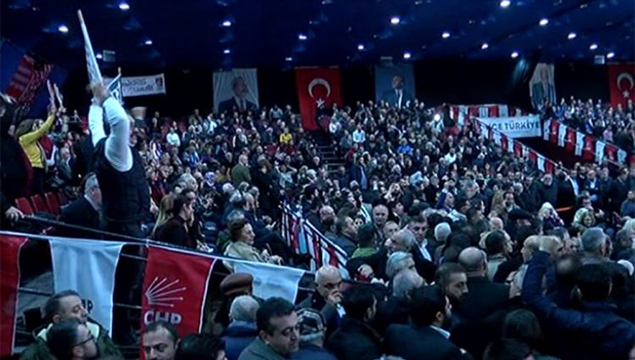 CHP İstanbul Kongresi'nde kavga!