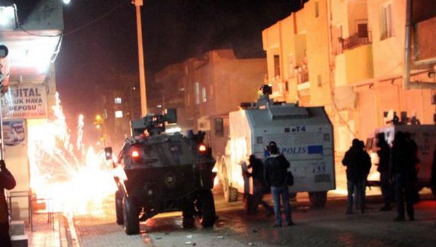 PKK'lılar saldırdı: 2 polis yaralı